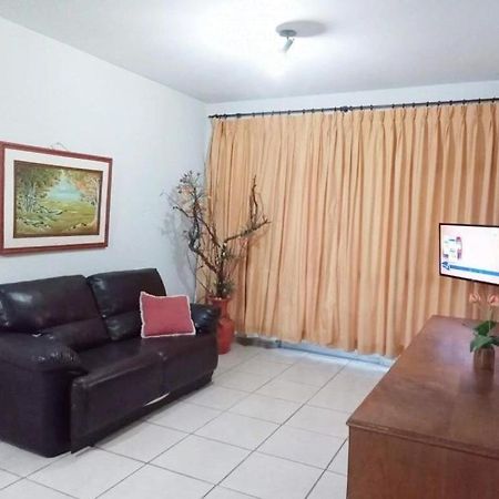 Apartamento Familia A 10 Mim Da Praia Do Forte Em Cabo Frio Esterno foto