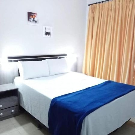 Apartamento Familia A 10 Mim Da Praia Do Forte Em Cabo Frio Esterno foto